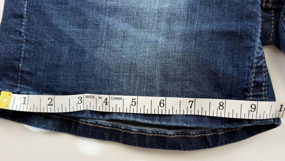 Miss Me Mid-Rise Easy Denim Shorts Rhinestone Studded Size 28 JE8361EH - Picture 11 of 11